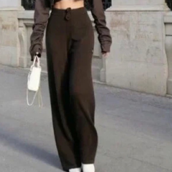 ALO YOGA JET SET CASHMERE PANT IN ESPRESSO - Picture 1 of 6